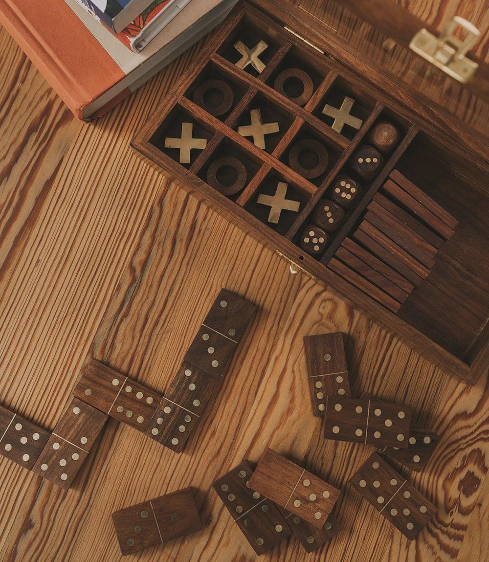 Modern Wooden 3-in-1 Game Gift Set (Dice, Tic-Tac-Toe, Dominoes)